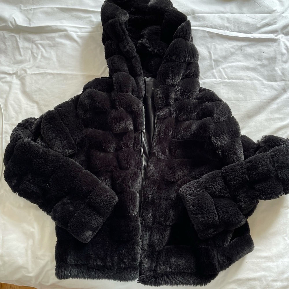 Forever21+. Faux fur hooded bomber. Size:XL